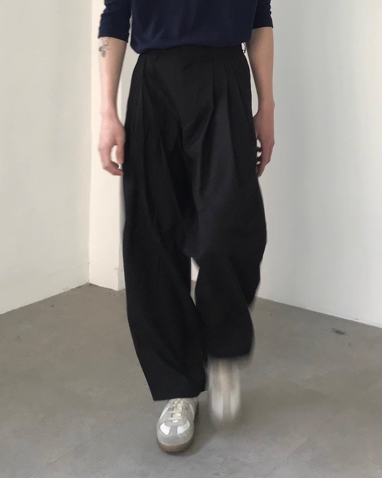 Pleated Relaxed Trousers