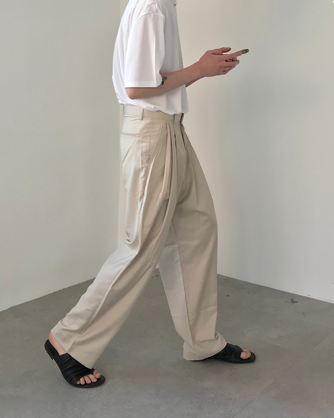 Pleated Relaxed Trousers